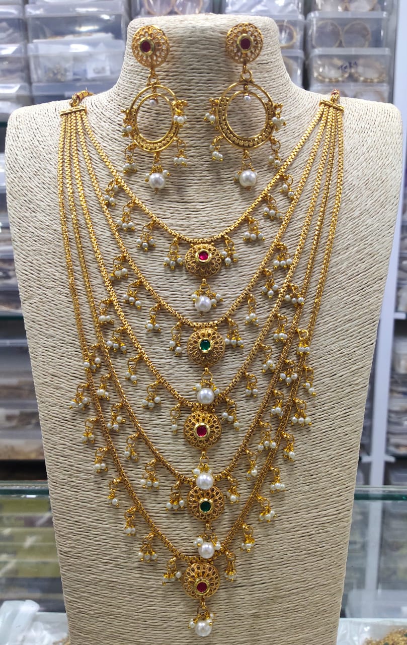 Red Gold Tone Temple Necklace Set with Pearls