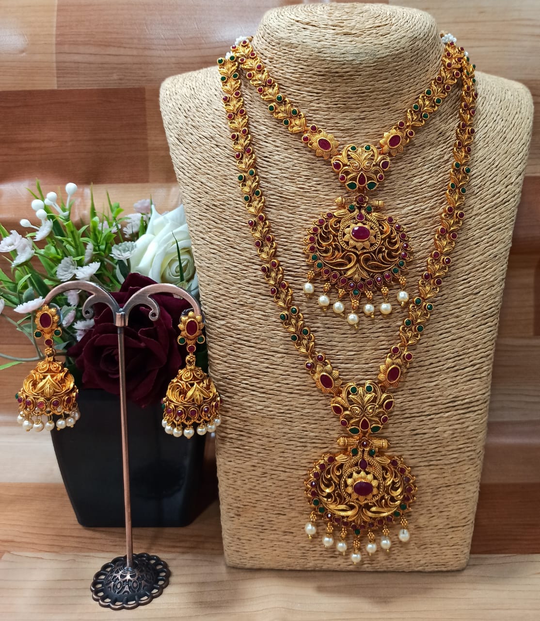 Mrp ₹1850, Now On Sale ₹1699/- Only 🎉𝑬𝒏𝒅 𝑶𝒇 𝒀𝒆𝒂𝒓 𝑺𝒂𝒍𝒆  𝑳𝒊𝒗𝒆 𝑵𝒐𝒘 𝑺𝒉𝒐𝒑 𝑵𝒐𝒘 𝑾𝒊𝒕𝒉❤️ @royal_jwellary Beautiful  Designer RoseGold Necklace Set … | Instagram
