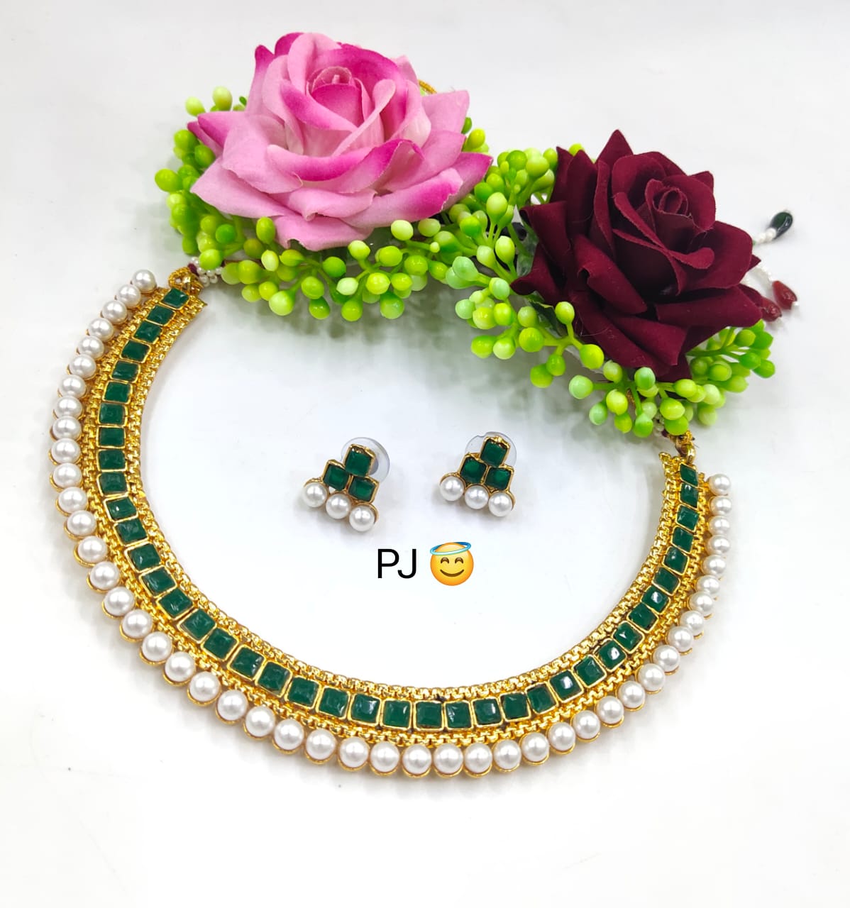 Gold Plated kundan Stone Studded Necklace Choker Set for Girls and