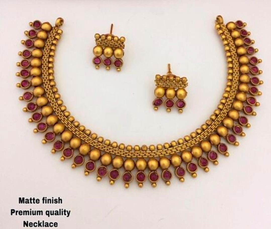 Traditional South Indian Temple Necklace Set For Women - Image 2