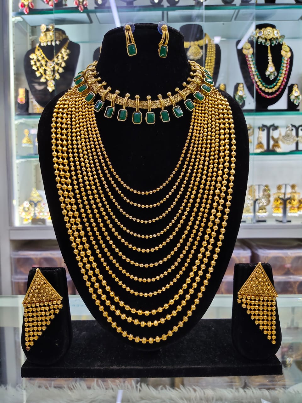 Buy Payal Jewellers Saree Pin | Gold Plated Sari Brooch | Safety Pin for Nauvari  Saree, Lehanaga, Dressing Brooch Pin | Wedding Jewellery For Women & Girls  - Set of 1 at Amazon.in