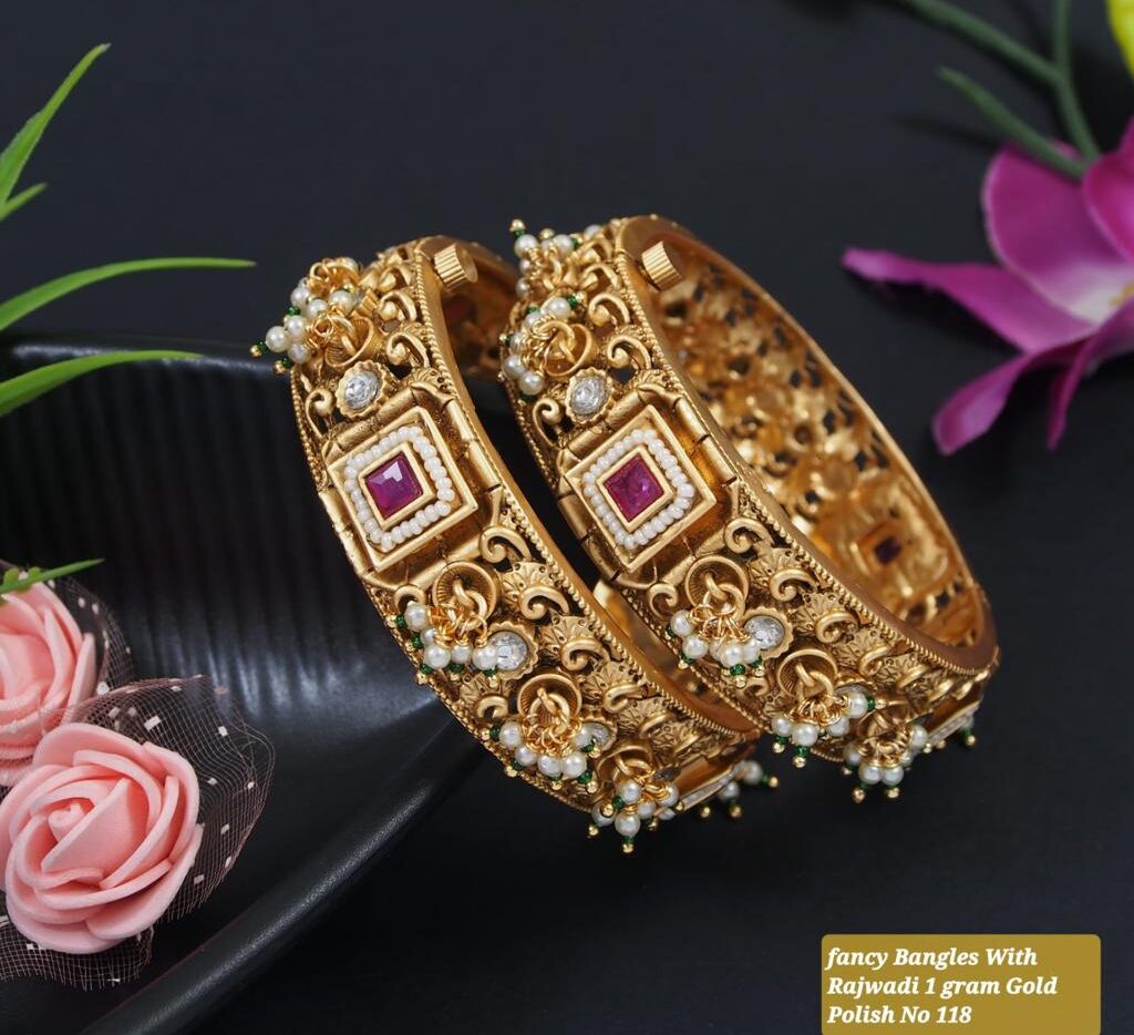 Gold hot sale polish bangles