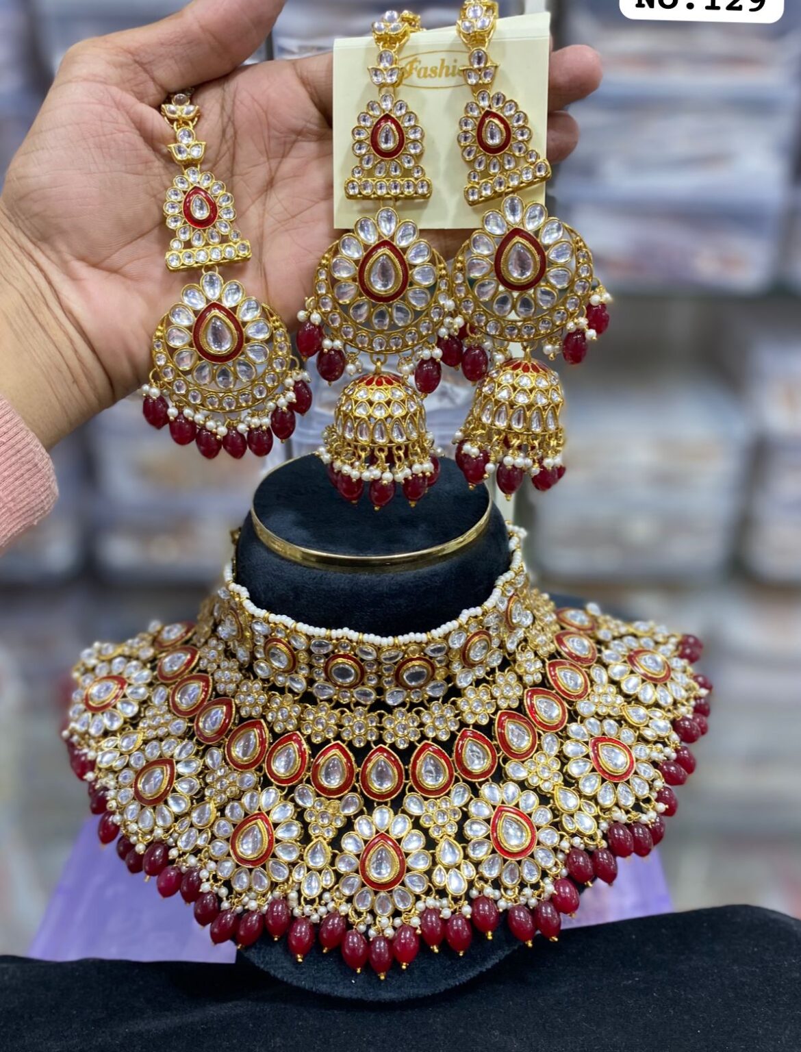 Dulhan deals heavy necklace