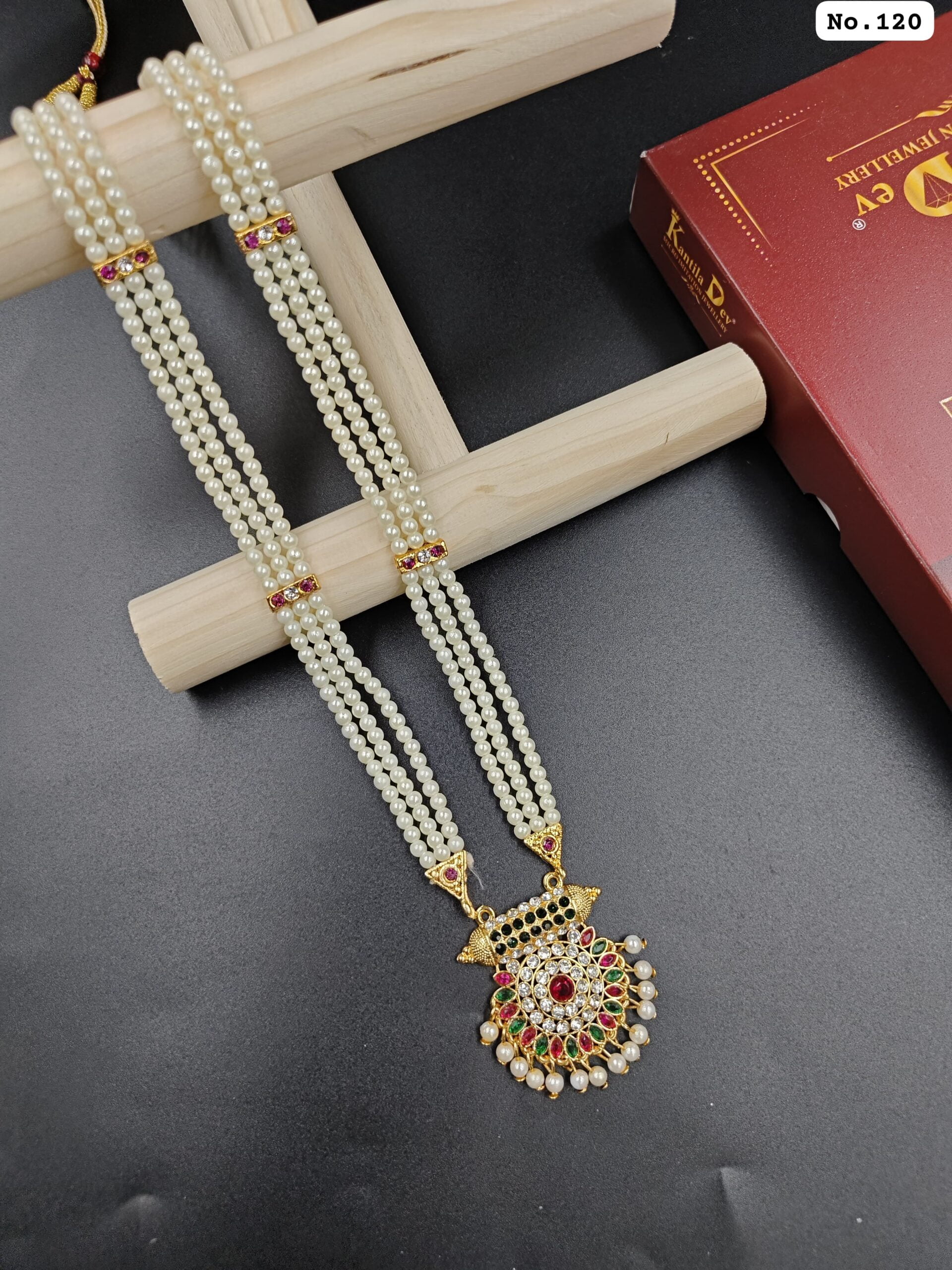 Traditional Maharashtrian Long Tanmani set