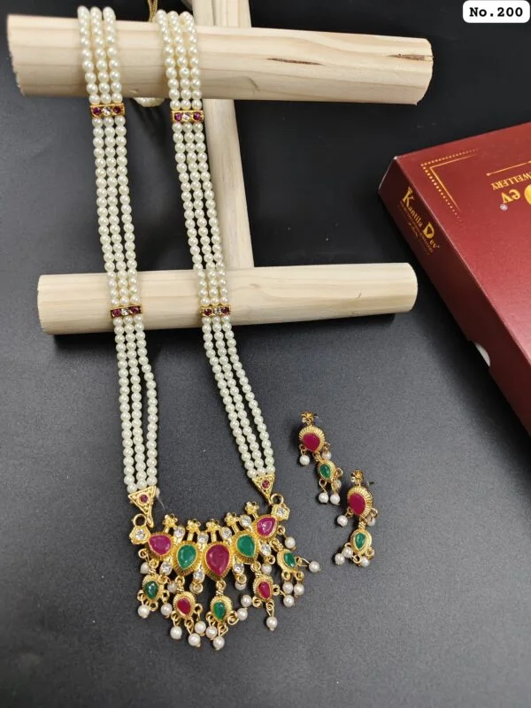 Traditional Maharashtrian Long Tanmani Set With Matching Earring