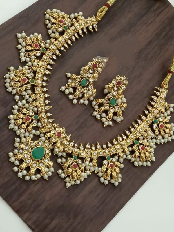 Traditional Choker Necklace Set