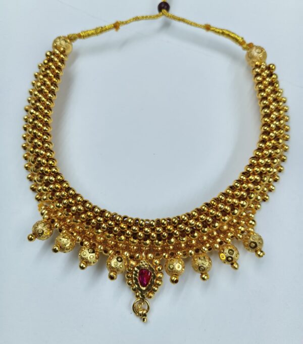 Maharashtrian Glorious Floret Designer Thushi