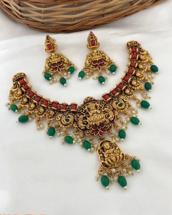 Latest Short Necklace Set