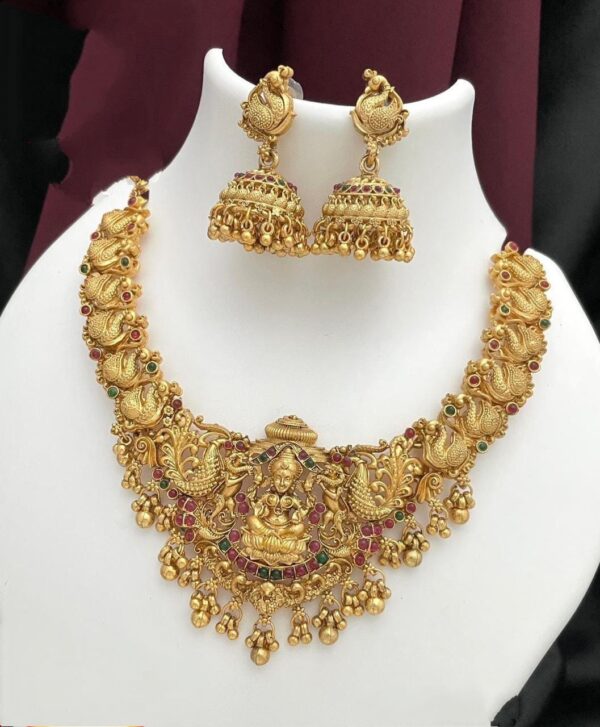 Latest Short Necklace Set