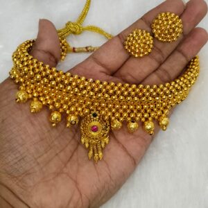 Maharashtrian Thushi Necklace Set | Traditional Gold Beaded Choker with Stud Earrings