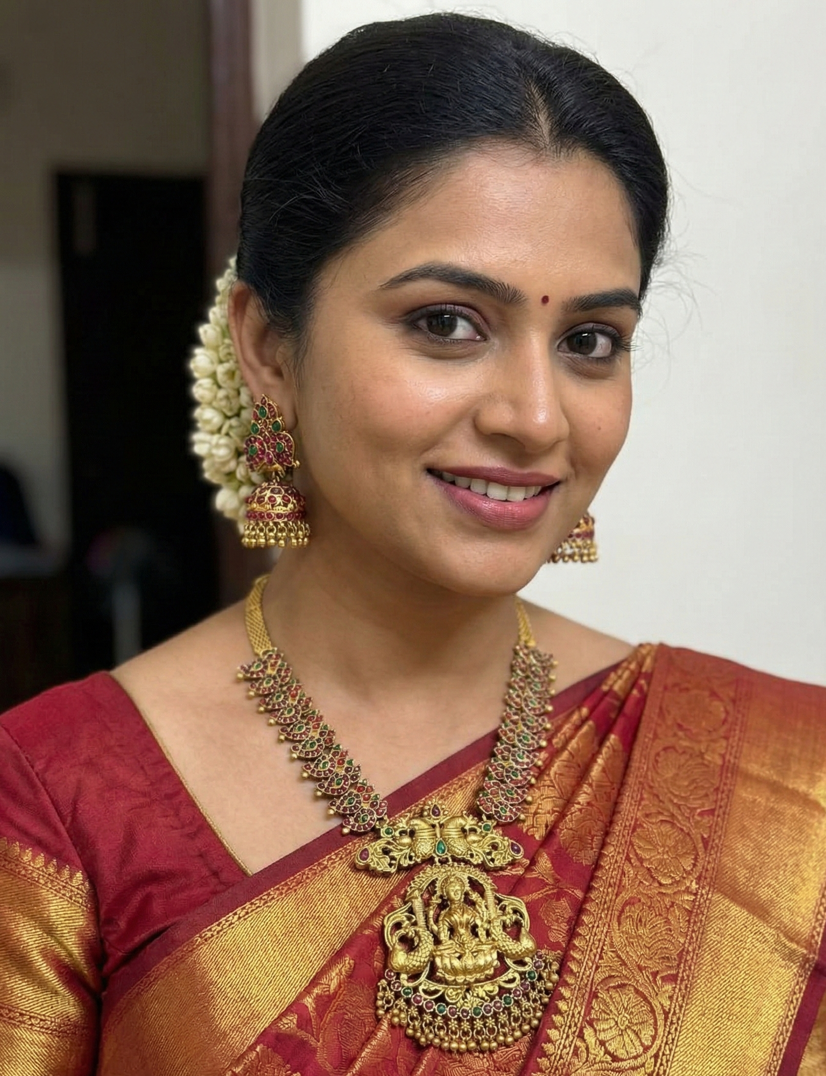 Antique Lakshmi Pendant Short Necklace with Matching Jhumka Earrings - Ethnic Kemp Stone Studded Bridal Jewellery - Image 4